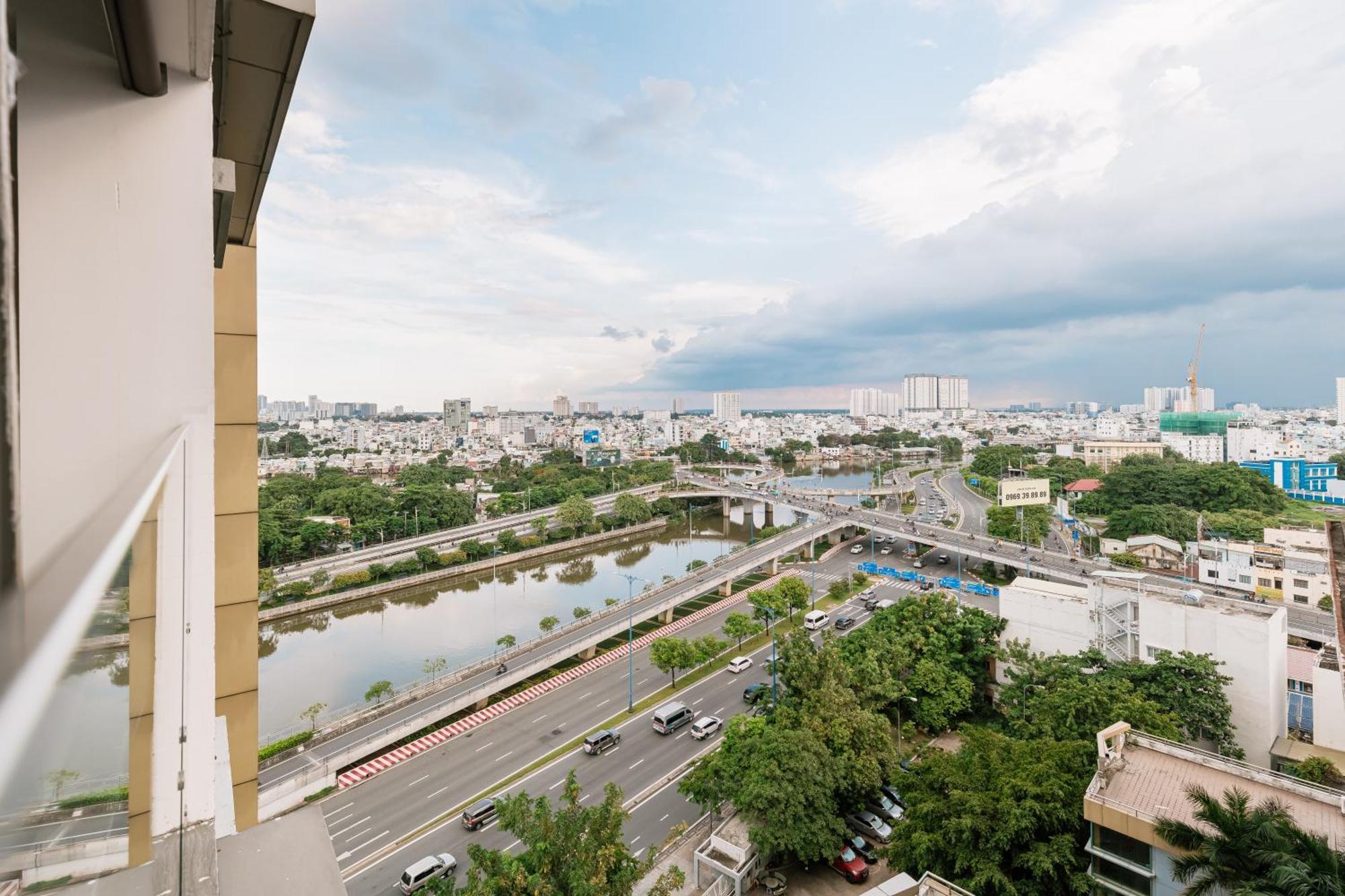 Exclusive 2-3 Bedroom Apartment In District 1 Free Pool Gym Sauna Хошимин Экстерьер фото