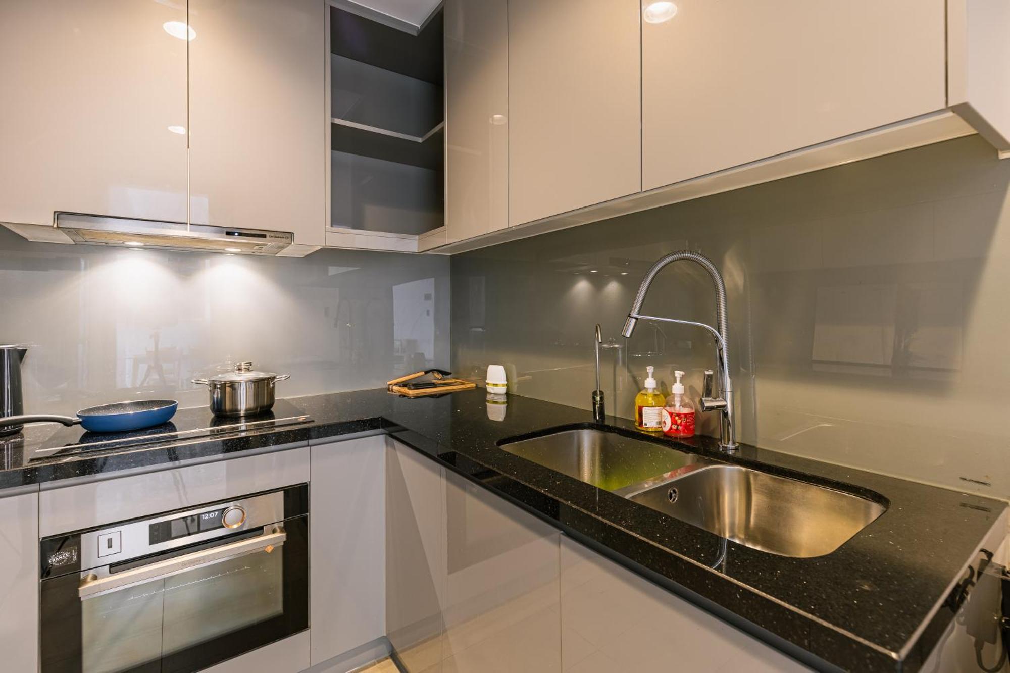 Exclusive 2-3 Bedroom Apartment In District 1 Free Pool Gym Sauna Хошимин Экстерьер фото