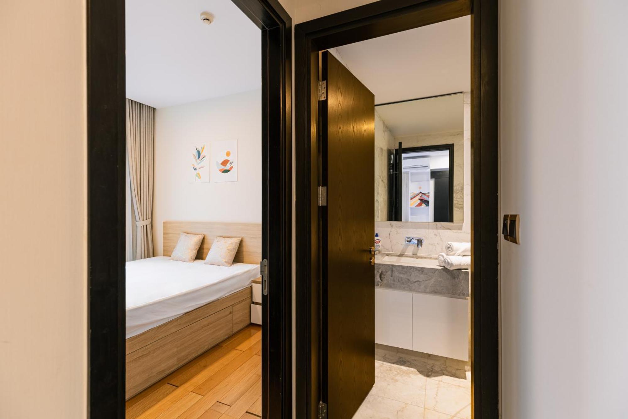 Exclusive 2-3 Bedroom Apartment In District 1 Free Pool Gym Sauna Хошимин Экстерьер фото