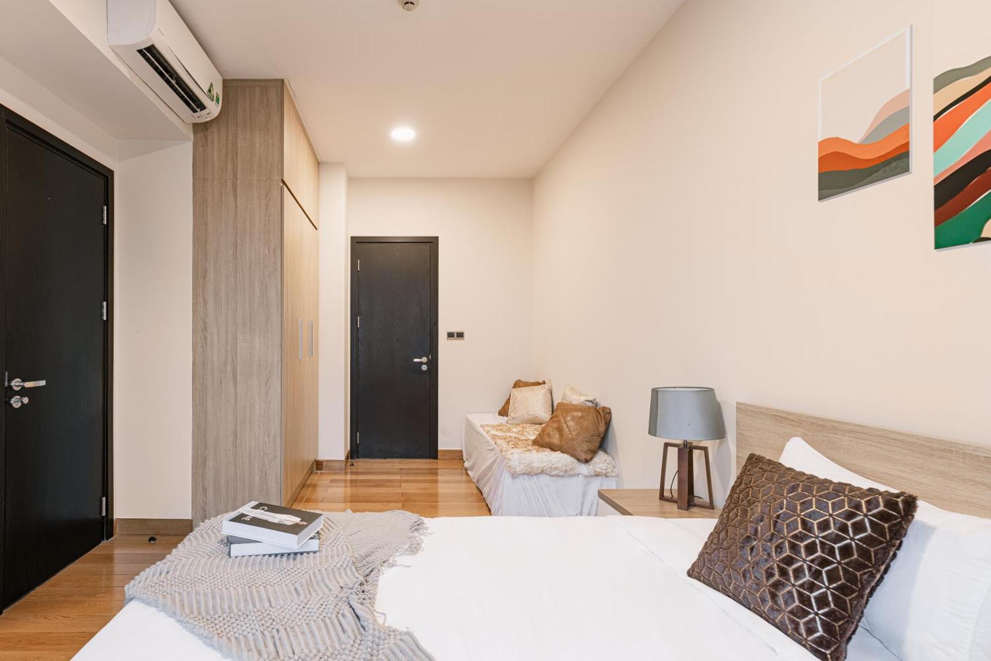 Exclusive 2-3 Bedroom Apartment In District 1 Free Pool Gym Sauna Хошимин Экстерьер фото