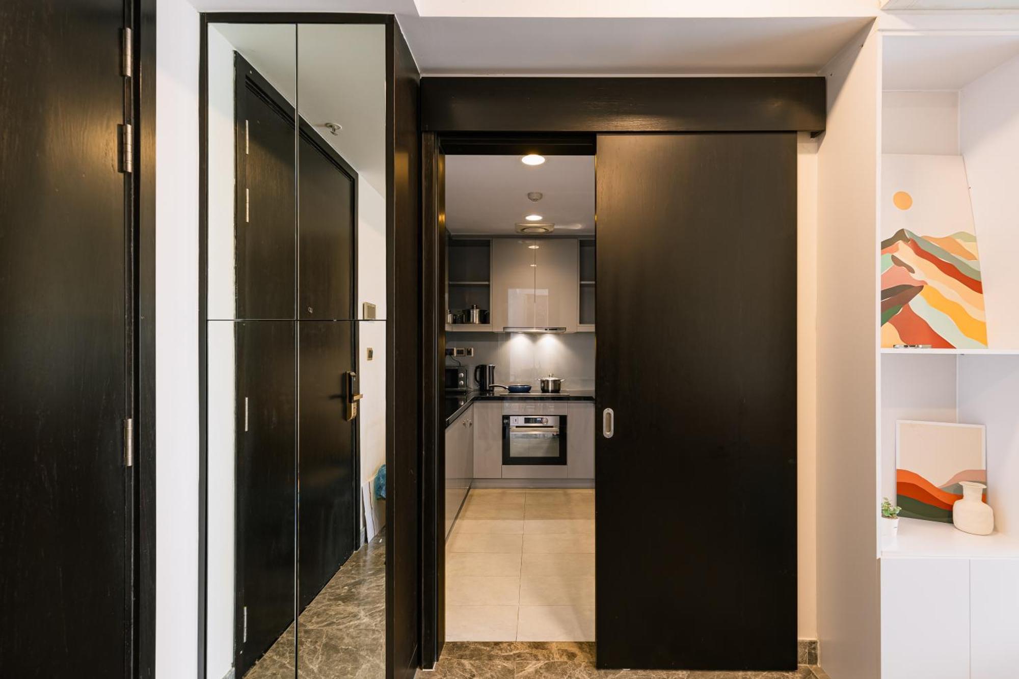 Exclusive 2-3 Bedroom Apartment In District 1 Free Pool Gym Sauna Хошимин Экстерьер фото